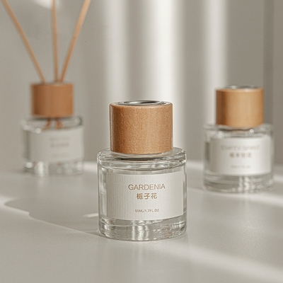 ในสต็อก 50ml ขวดกระจายกลิ่นหอม Reed Diffuser อากาศสดชื่นสำหรับโรงแรม
