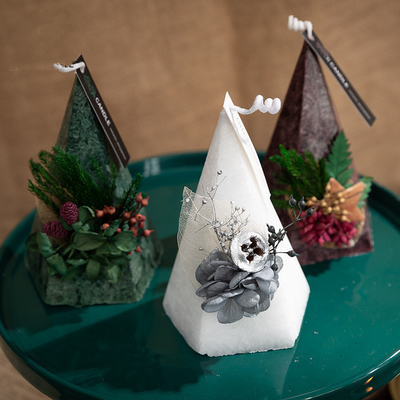 Aroma Home Custom Christmas Tree Candles ดีไซน์ใหม่ 140g 23 Hours Burning Time