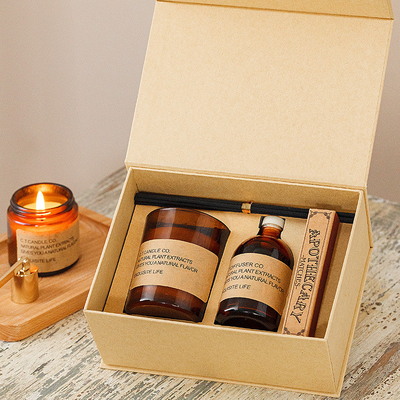 AROMA HOME Luxury Custom ฉลากส่วนตัวน้ำมันหอมระเหยขี้ผึ้งถั่วเหลืองเทียนหอม Reed Diffusers ชุดของขวัญพร้อมพาเลทไม้ M