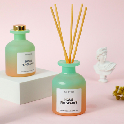 หวายระเหยอโรมาเธอราพีในร่มเพื่อสุขภาพ Reed Diffuser ไฟฟรี