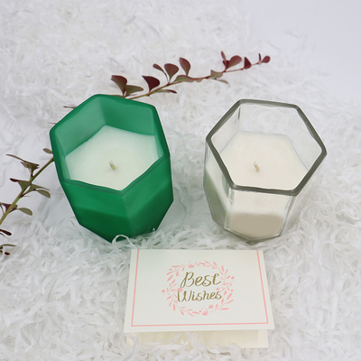 เทียนหอมขี้ผึ้งถั่วเหลือง Aroma Home พร้อมขวดเทียนหกเหลี่ยมที่กำหนดเองสำหรับตกแต่งบ้าน