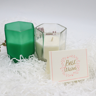เทียนหอมขี้ผึ้งถั่วเหลือง Aroma Home พร้อมขวดเทียนหกเหลี่ยมที่กำหนดเองสำหรับตกแต่งบ้าน