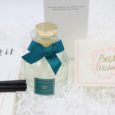ชุดของขวัญหรูหรา Aroma Reed Diffuser 126 มล. พร้อมริบบิ้นสีเขียวและฉลากที่กำหนดเอง