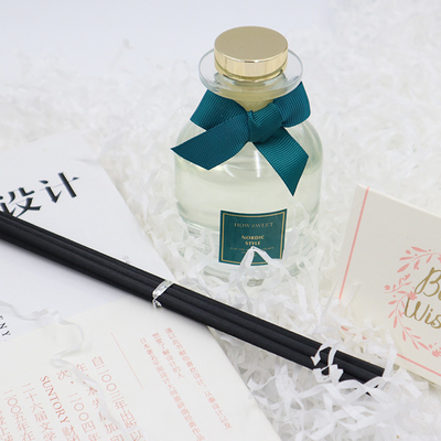 ชุดของขวัญหรูหรา Aroma Reed Diffuser 126 มล. พร้อมริบบิ้นสีเขียวและฉลากที่กำหนดเอง