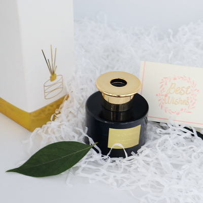 Aroma Reed Diffuser ขวดสีดำขนาด 100 มล. ชุดของขวัญสุดหรูพร้อมฝาปิดสีทอง